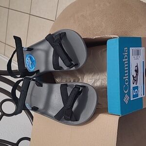 Columbia Wave Train sandals, lightweight, black, size 5
